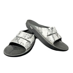 Oofos Reptile Limited Snake Print Ooaah Recovery Slide Sandals Women Size 8